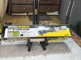 60630 CENTRAL PNEUMATIC Air Ratchet Wrench