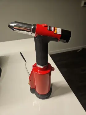 18561 CRAFTSMAN Air Riveter 18561 CRAFTSMAN Air Riveter