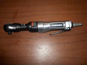 4110 HUSKY Drive Air Ratchet Wrench 4110 HUSKY Drive Air Ratchet Wrench