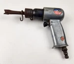 Devilbiss Cap220-01d Pneumatic Air Chisel/hammer W/ 1 Chisel. Fixed Price $11.00.